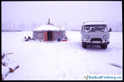 В монгольской глубинке УАЗик - любимый вид транспорта